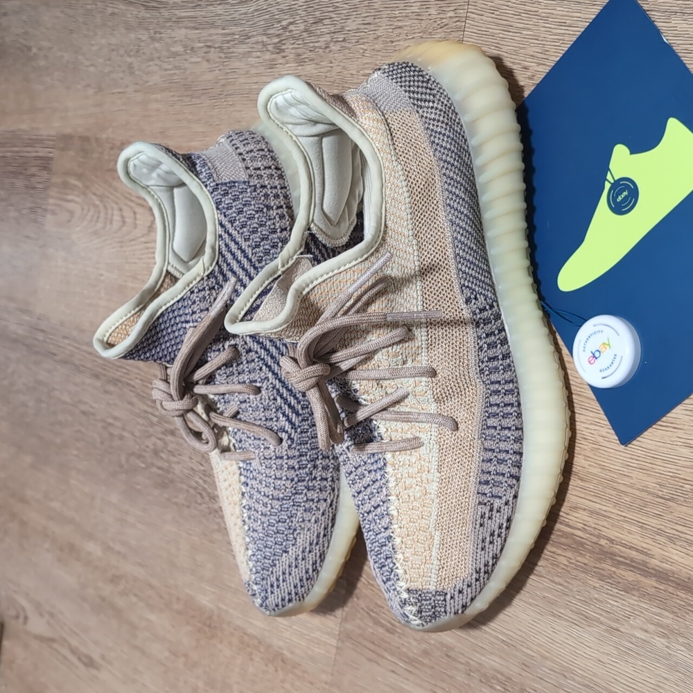 Yeezy 350v2 Ash Pearl Size 9